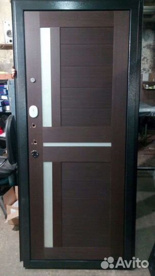 Дверь входная, дверь бронированная,железная дверь