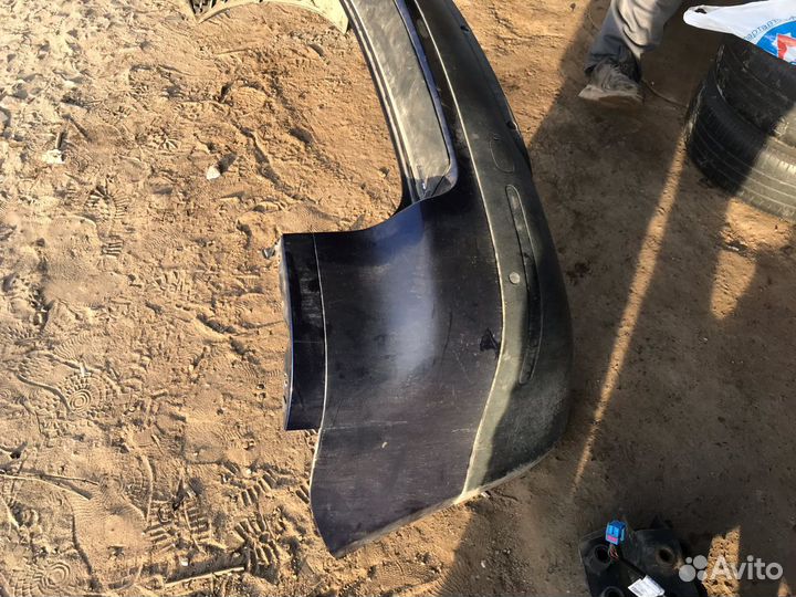 Бампер задний Volkswagen Touareg 2005г