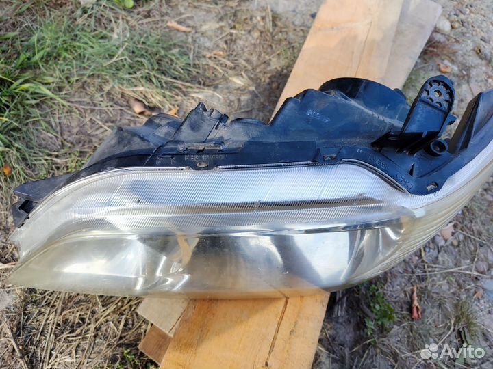 Фара на Mitsubishi lancer cedia