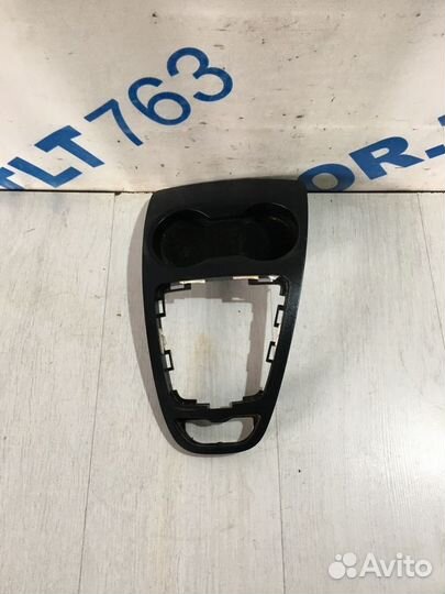 Накладка на центральную консоль LADA vesta 1.6 мт