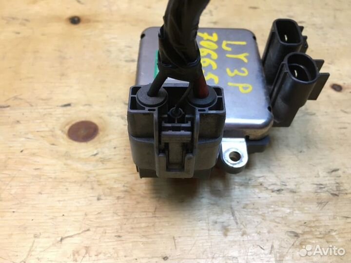 Блок управления вентилятором Mazda Mpv LY3P L3VE