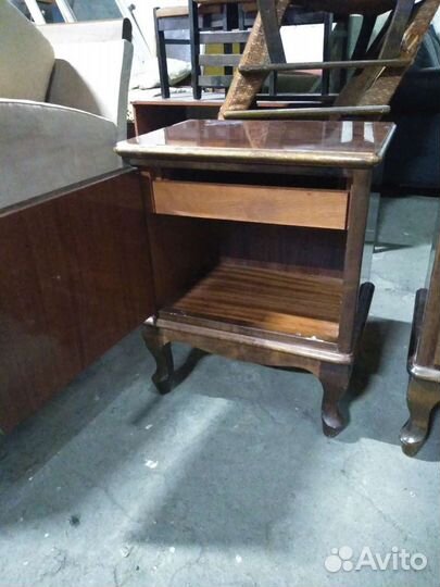 Тумба прикроватная из массива