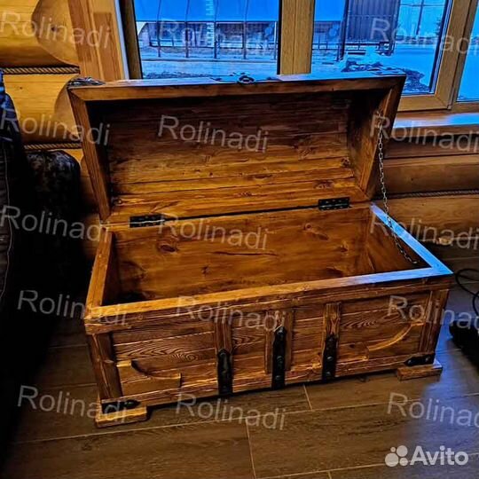 Сундук под старину из массива дерева