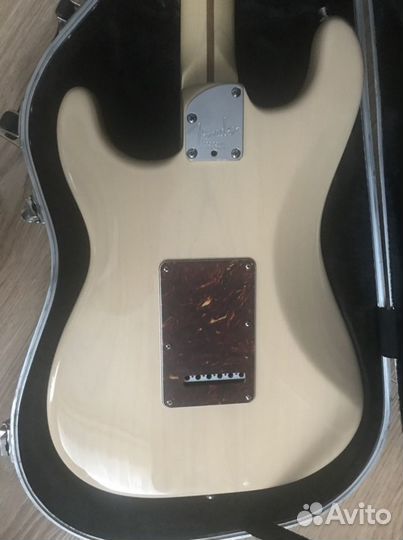 Гитара Fender stratocaster delux