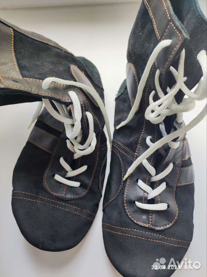 Перчатки для рукопашного боя