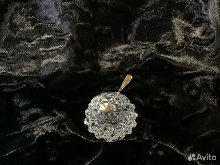 Солонка хрустальная с серебряной ложечкой