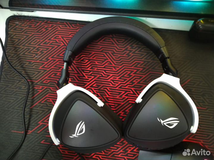 Стойка для ROG наушников