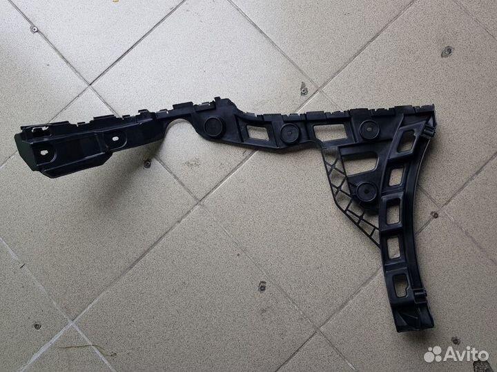 Кронштейн заднего бампера Polo 2010-2015