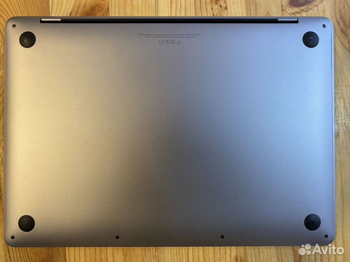 Apple MacBook Pro 13 2019 touch bar