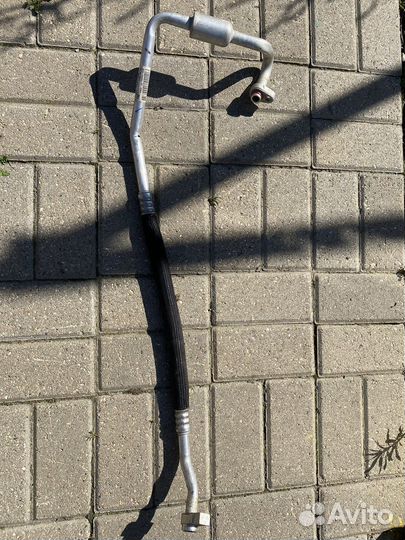 Трубка кондиционера на Форд Транзит