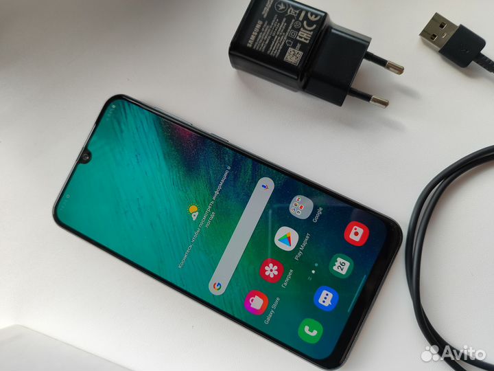 Смартфон Samsung Galaxy A50 4/64Gb