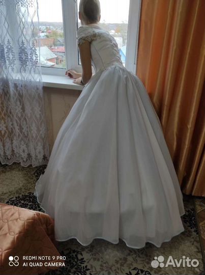 Свадебное платье