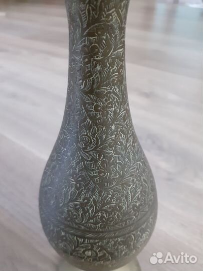 Антикварные ваза и кувшин