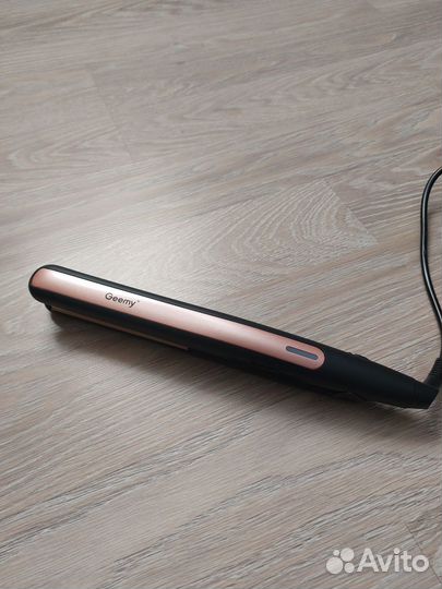 Утюжок-гафре для волос geemy GM 2955