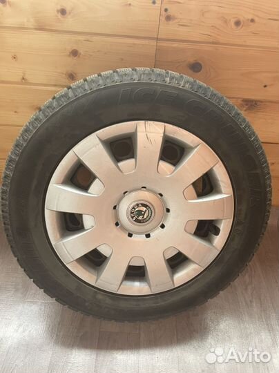 Bridgestone Ice Cruiser 5000 225/55 R16 95