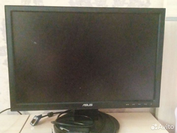 Монитор Asus VW196t 2011года с проводами