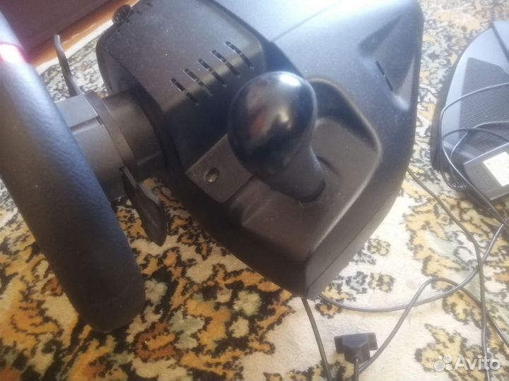 Игровой руль logitech momo racing