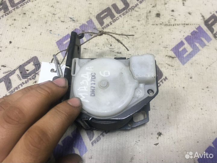 Ремень безопасности центр. задний Mazda 6 GG