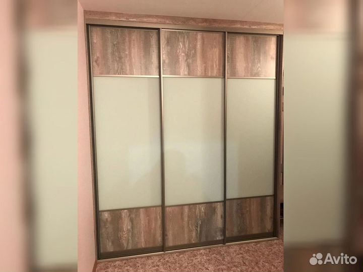 Шкаф с полками