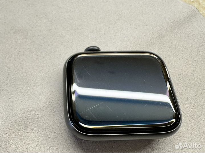 Часы Apple Watch SE 44 mm (2021)
