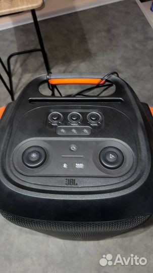 JBL partybox 710