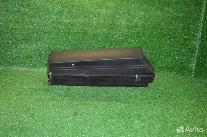 Корпус воздушного фильтра Mercedes w211 3.2