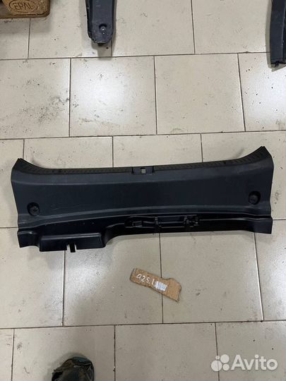 Кожух замка багажника Mercedes E-Class W213