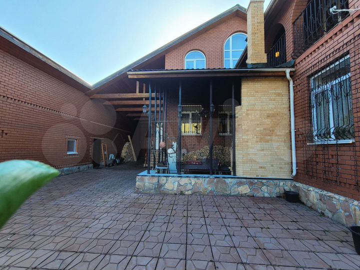 Коттедж 388 м² на участке 26 сот.