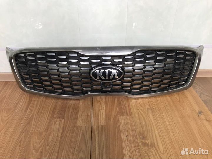 Решетка радиатора передняя Kia Sorento Prime UM