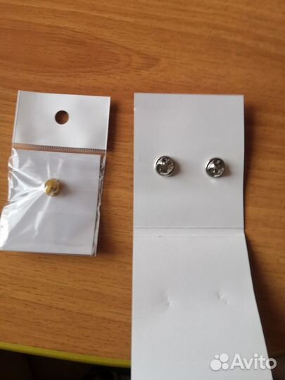 Значки, Япония