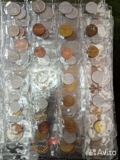 Иностранные монеты в ассортименте