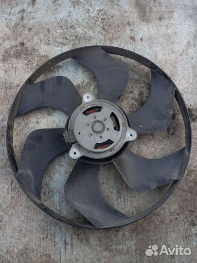 Вентилятор охлаждения двигателя Renault Laguna 2