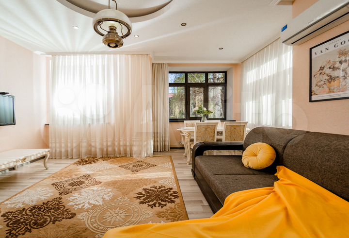 2-к. квартира, 55 м², 1/4 эт.