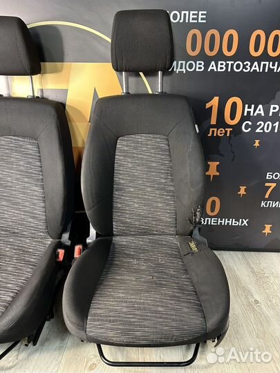 Передние сидения Kia Ceed ED