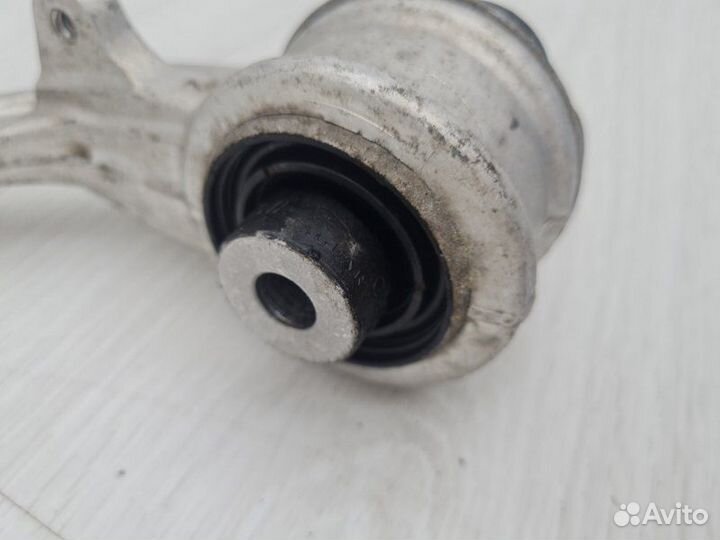 Рычаг передний верхний правый Jaguar Xe X760