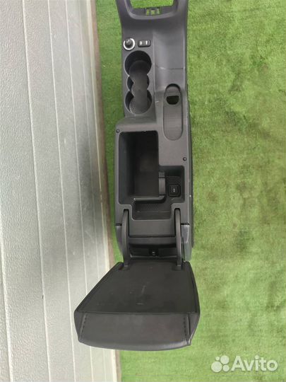 Подлокотник Skoda Octavia A5 (1Z) (2004-2013)