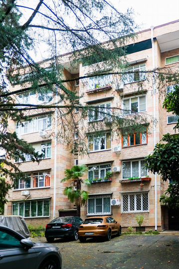 2-к. квартира, 80 м², 1/5 эт.