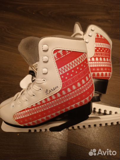 Коньки фигурные larsen