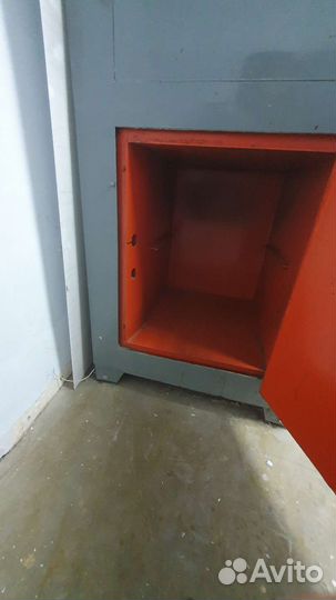 Сейф банковский