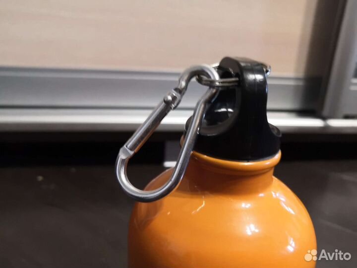 Бутылка для воды металлическая