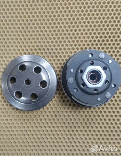 Вариатор задний в сборе 139QMB 50cc с колодками