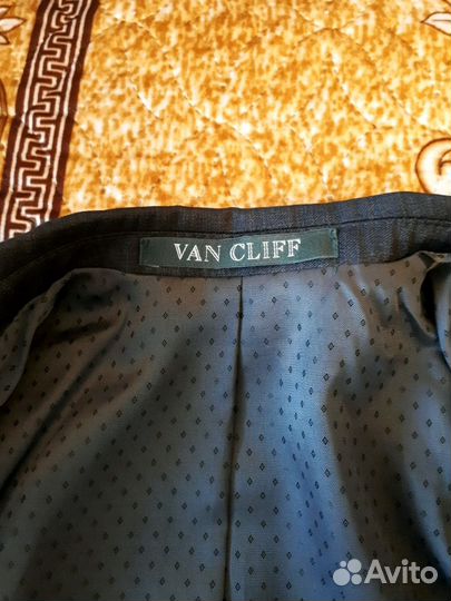 Школьный костюм