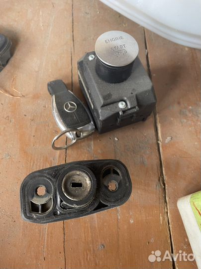 Замок с ключом и личинкой комплект W221