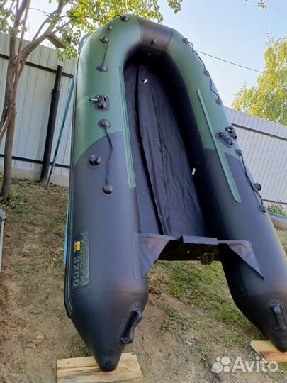 Лодка Ривьера 3200