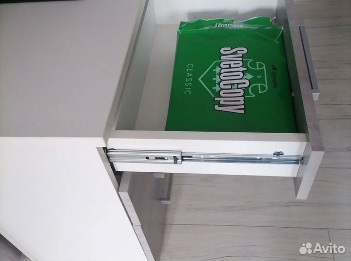 Компьютерный стол угловой белый