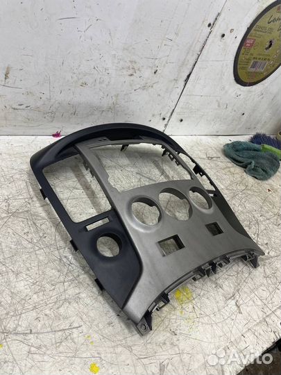 Накладка центральная Hyundai Grand Starex 1