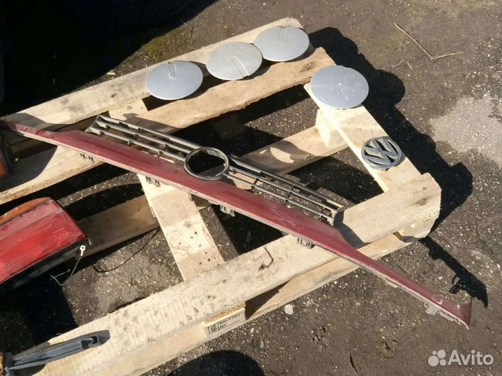 Решетка радиатора Golf III