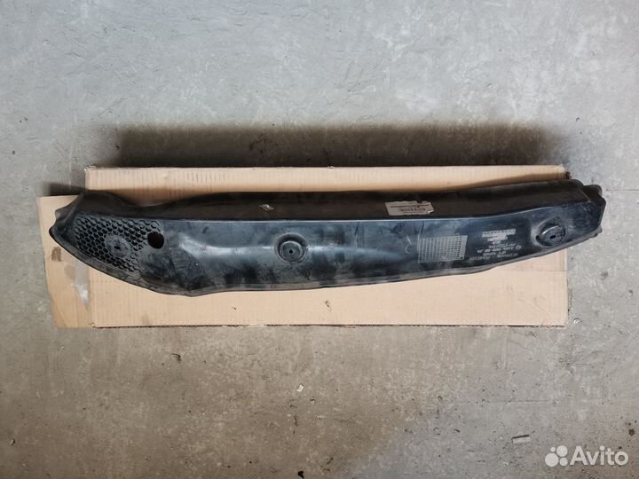 Накладка правая mercedes benz GL-class X166 (2012)