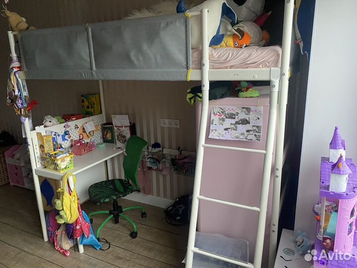Кровать чердак со столом IKEA