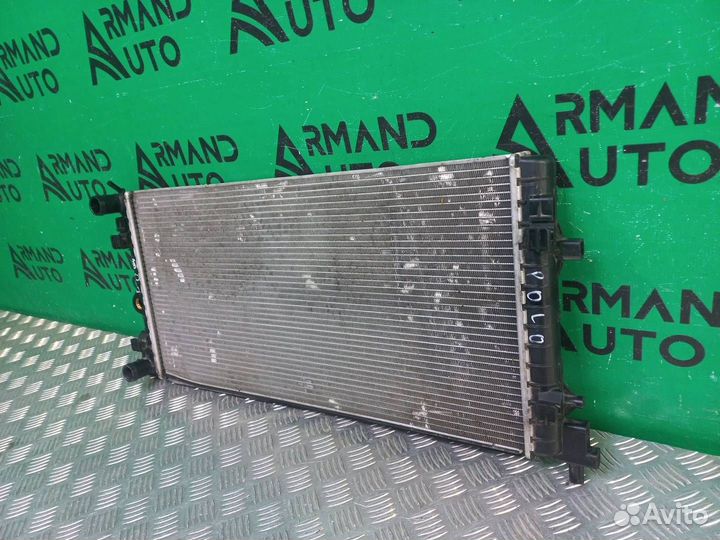 Радиатор двигателя (двс) Volkswagen Polo 5